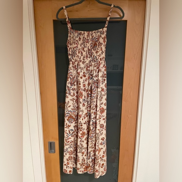 Old Navy Dresses & Skirts - Old Navy smocked midi dress